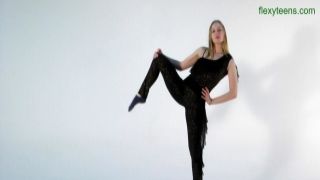 FlexyTeens - Sofya Belaya 1