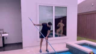 yinyleon - Freaky Hot Stepmom Teases Pool Guy &amp; Get A P